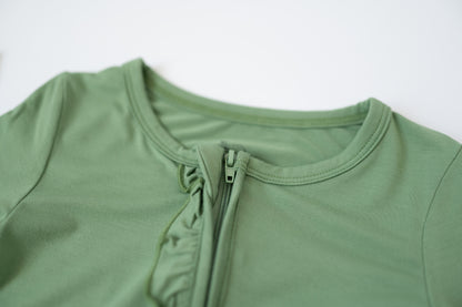 Ruffle Zip | Loden Frost